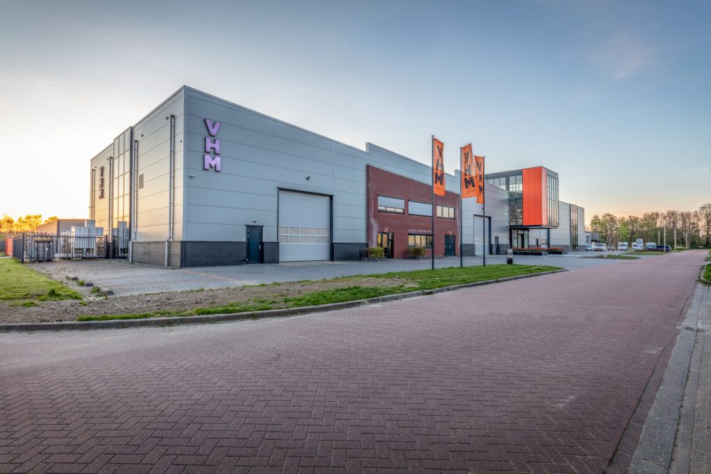 Exterieur van Fabrieksuitbreiding en kantoorontwerp voor VHM Machinery