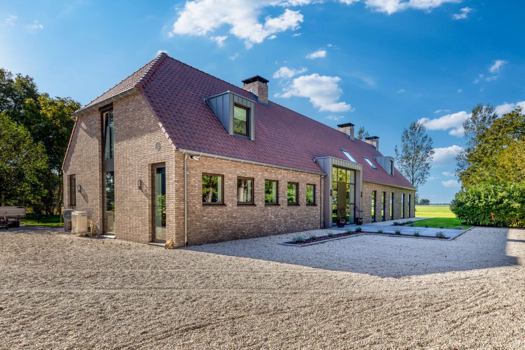 Renovatie van historische boerderij in Tollebeek