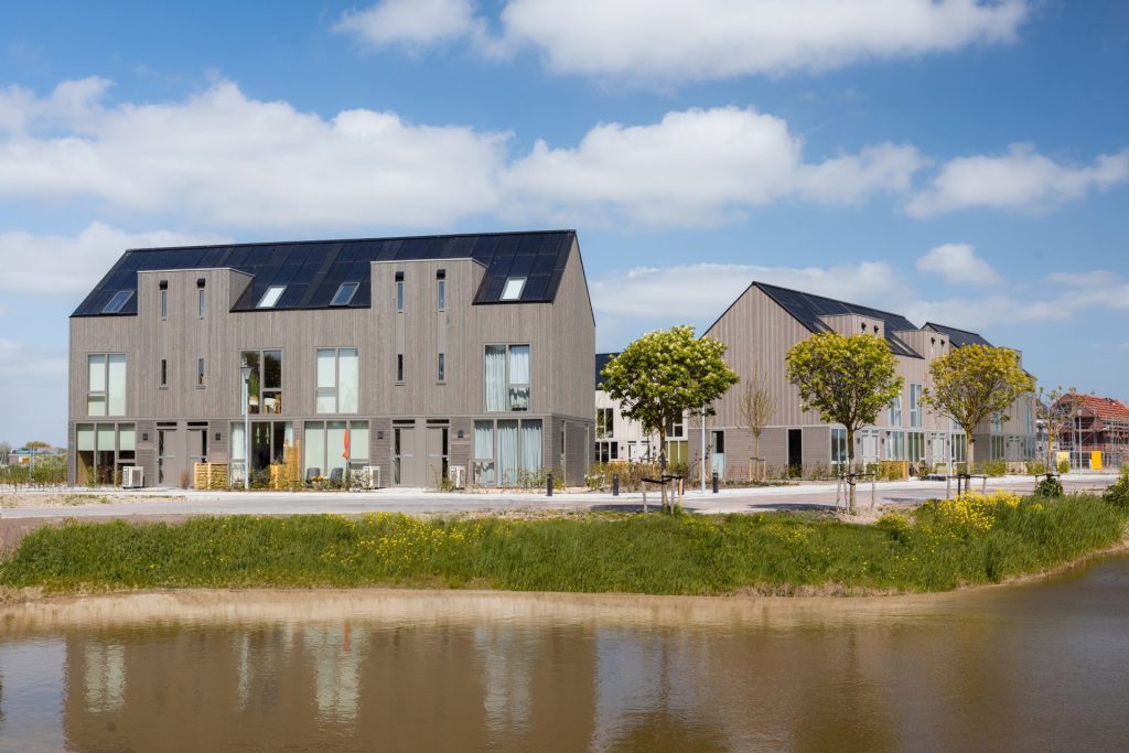 Prefab Startblock-woningen in Warmenhuizen